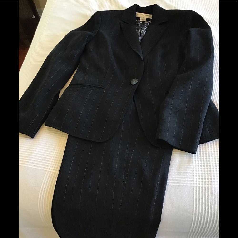 Ladies Jones New York Pant Suit Size 6